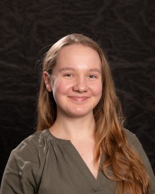 Headshot of Elena Lofgren