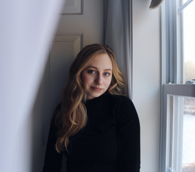 Headshot of Emily Menard